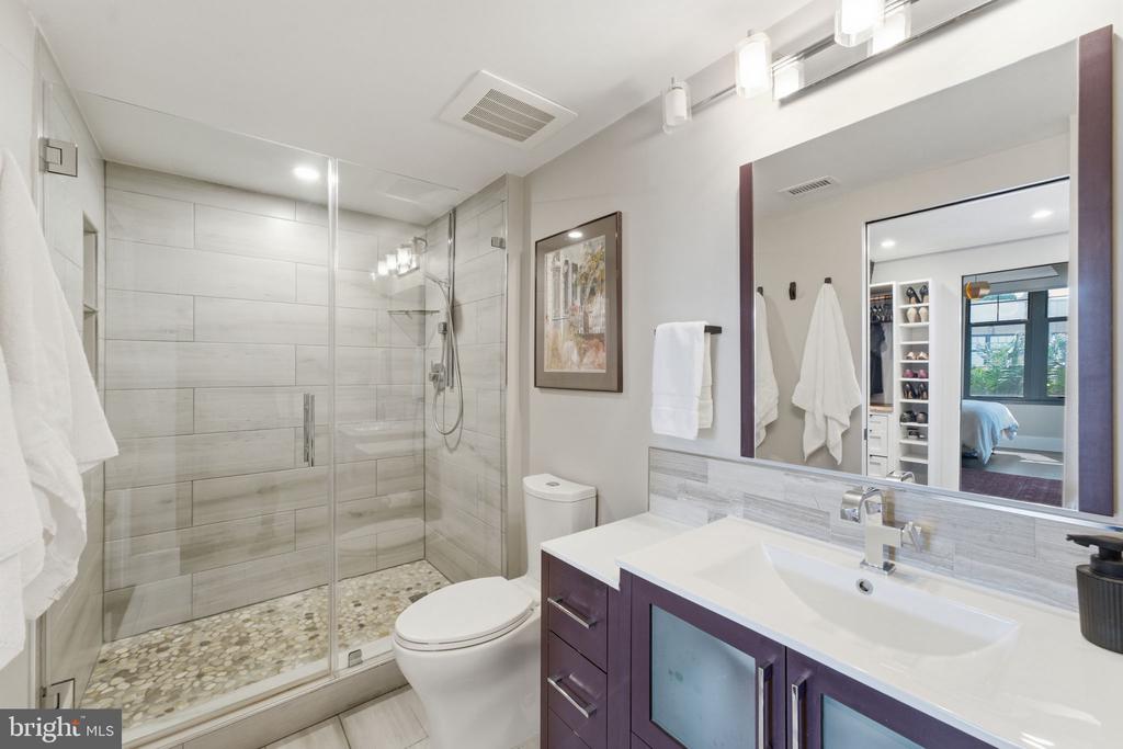 1021 N GARFIELD STREET Unit: 929