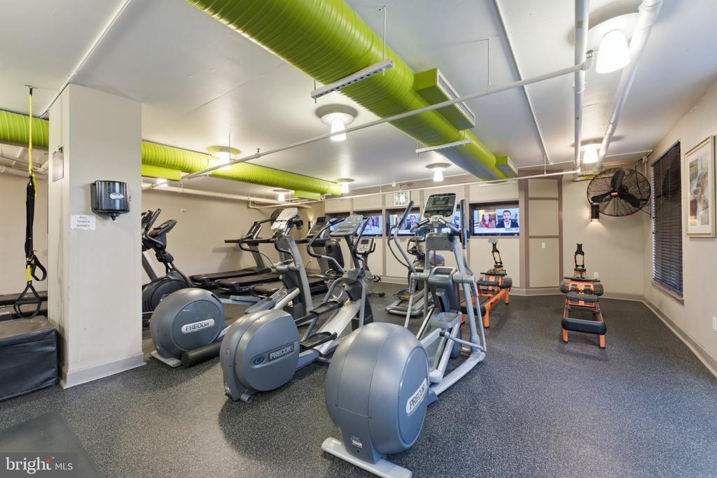 1021 N GARFIELD STREET Unit: 929