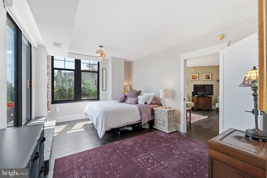 1021 N GARFIELD STREET Unit: 929