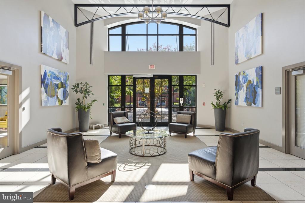 1021 N GARFIELD STREET Unit: 929