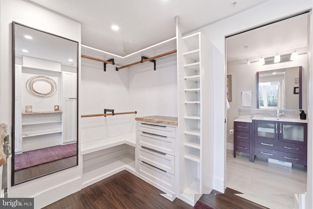 1021 N GARFIELD STREET Unit: 929