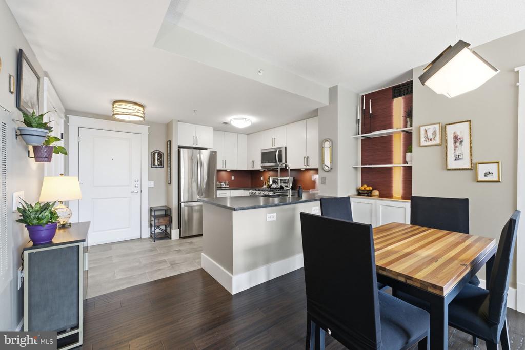 1021 N GARFIELD STREET Unit: 929