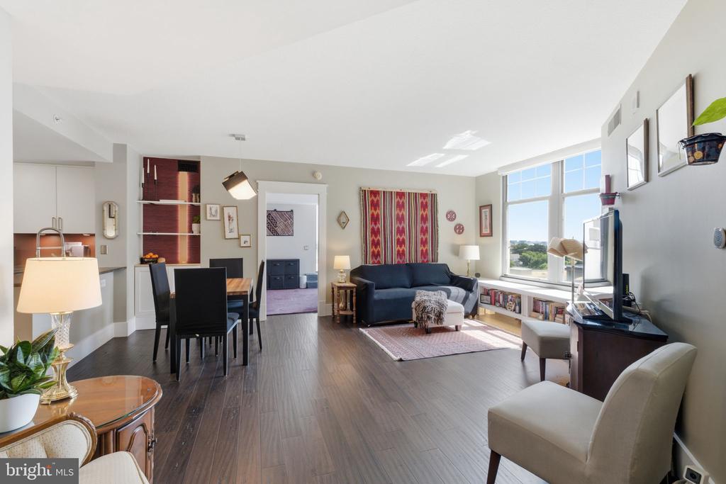 1021 N GARFIELD STREET Unit: 929