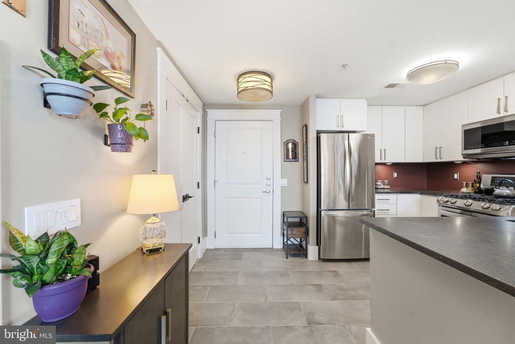 1021 N GARFIELD STREET Unit: 929