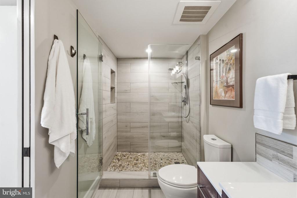 1021 N GARFIELD STREET Unit: 929