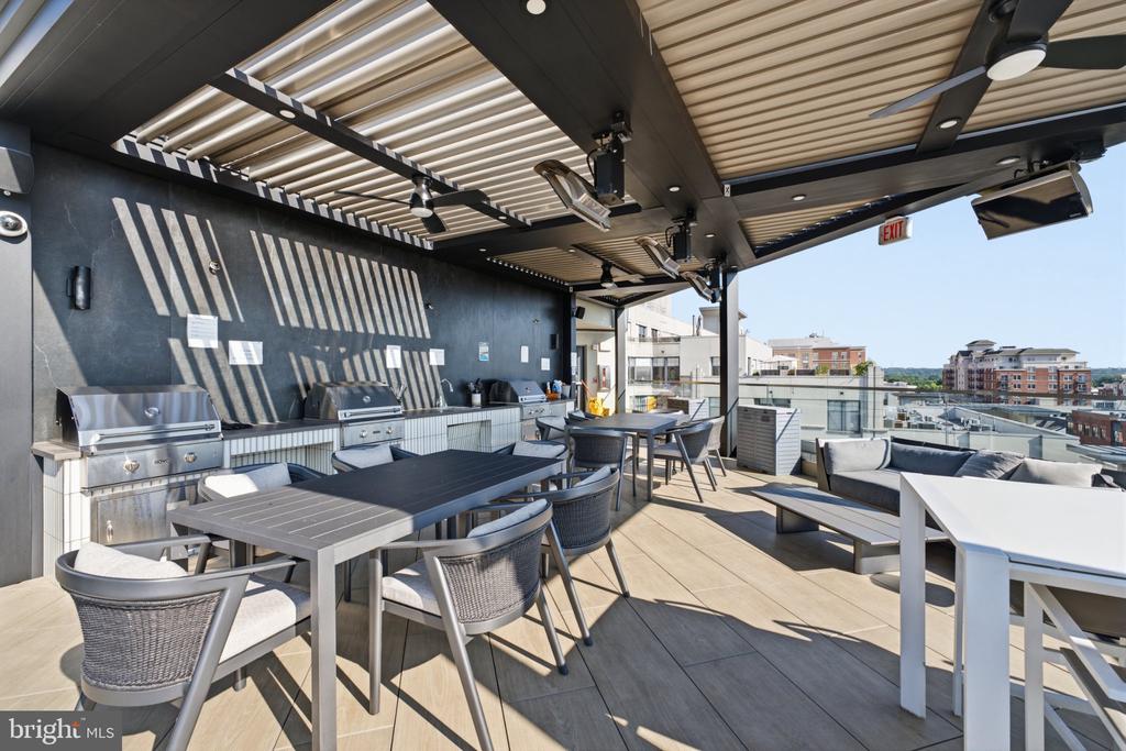 1021 N GARFIELD STREET Unit: 929