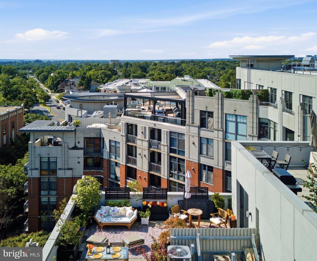 1021 N GARFIELD STREET Unit: 929