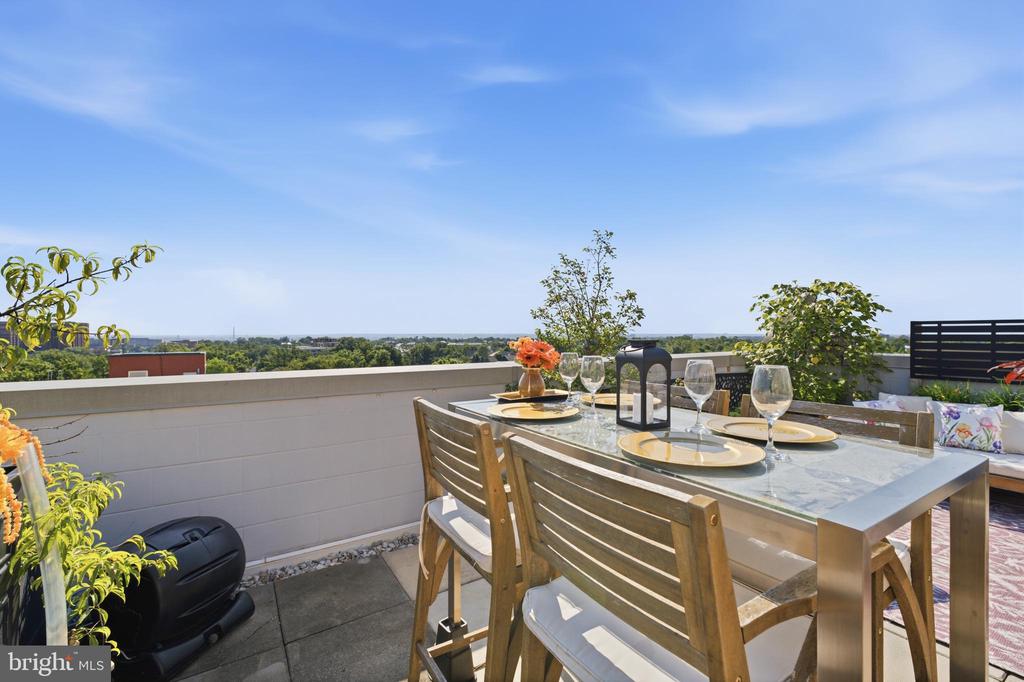 1021 N GARFIELD STREET Unit: 929