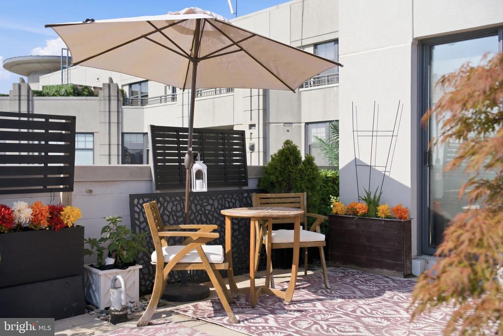 1021 N GARFIELD STREET Unit: 929