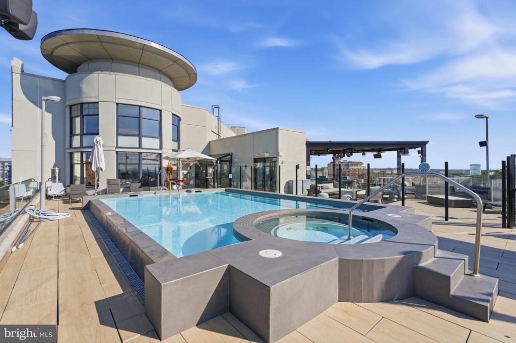 1021 N GARFIELD STREET Unit: 929