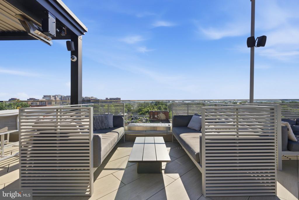 1021 N GARFIELD STREET Unit: 929