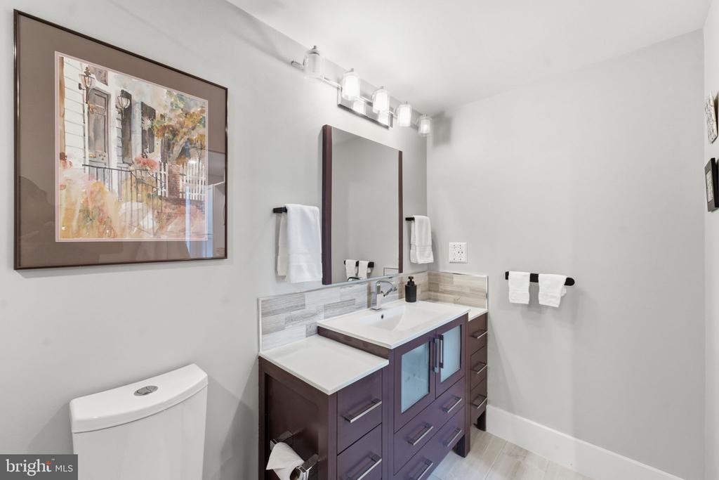 1021 N GARFIELD STREET Unit: 929