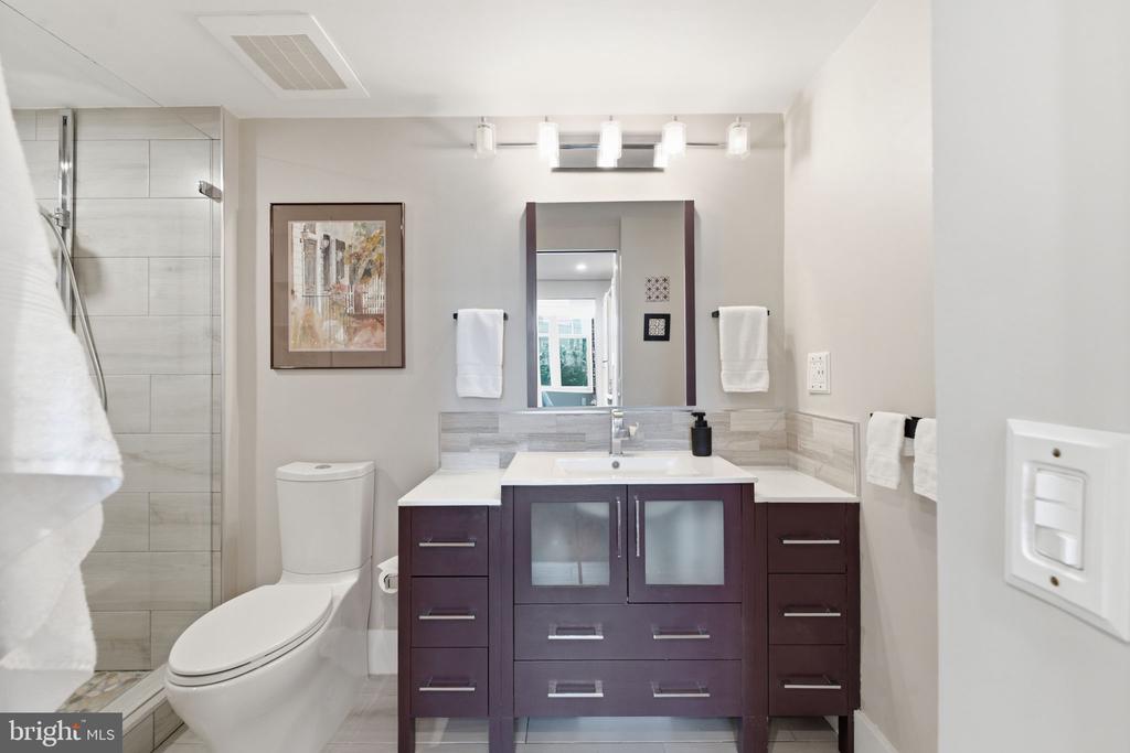1021 N GARFIELD STREET Unit: 929