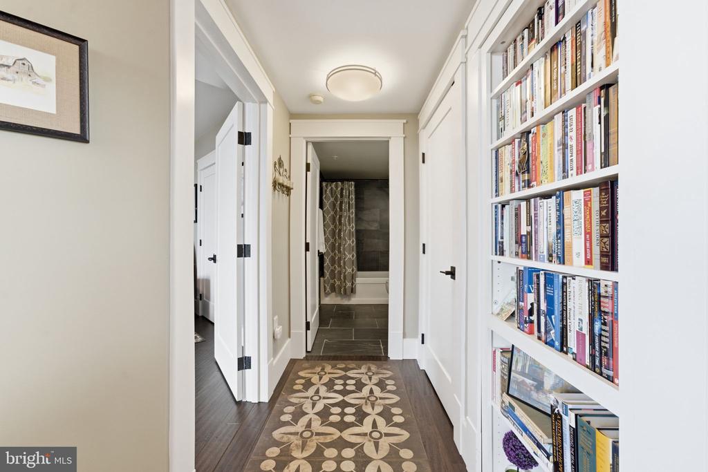 1021 N GARFIELD STREET Unit: 929