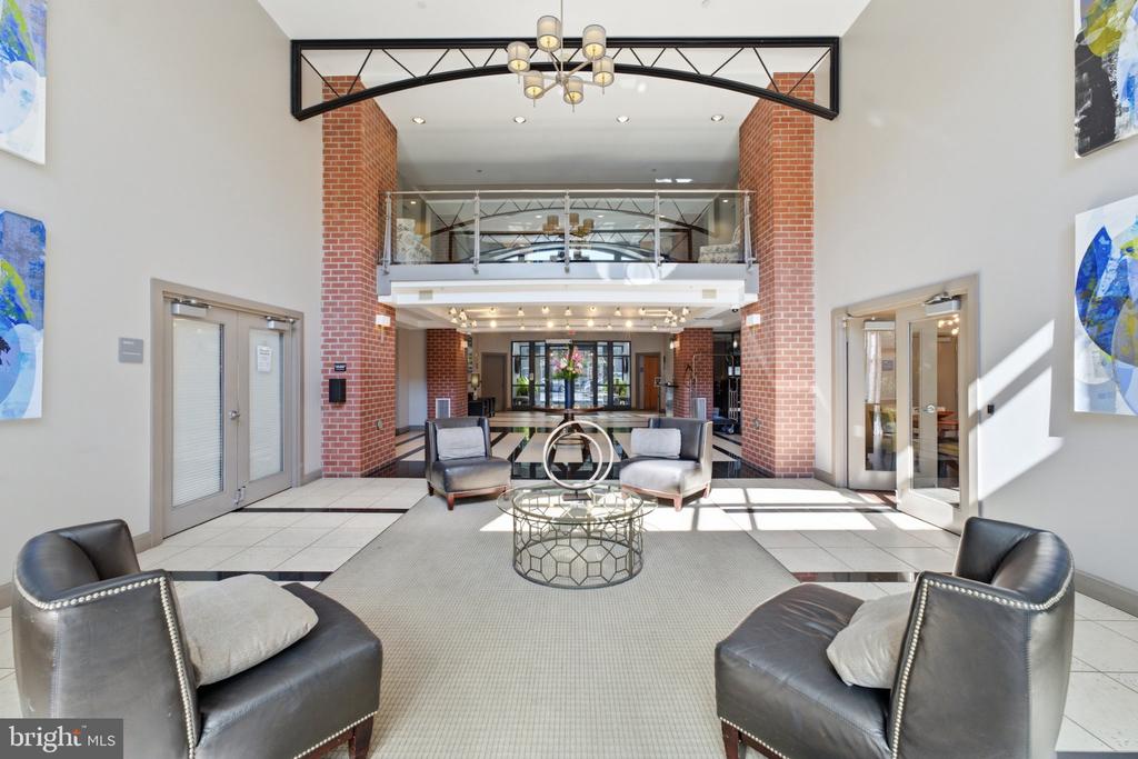 1021 N GARFIELD STREET Unit: 929