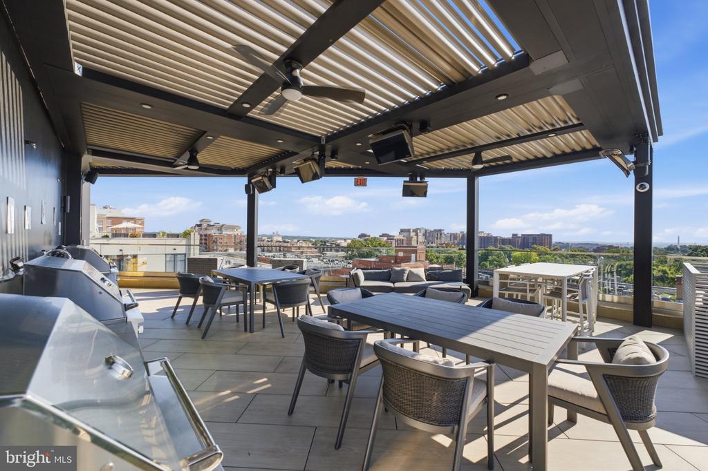 1021 N GARFIELD STREET Unit: 929