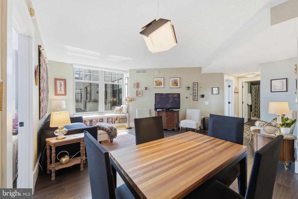 1021 N GARFIELD STREET Unit: 929