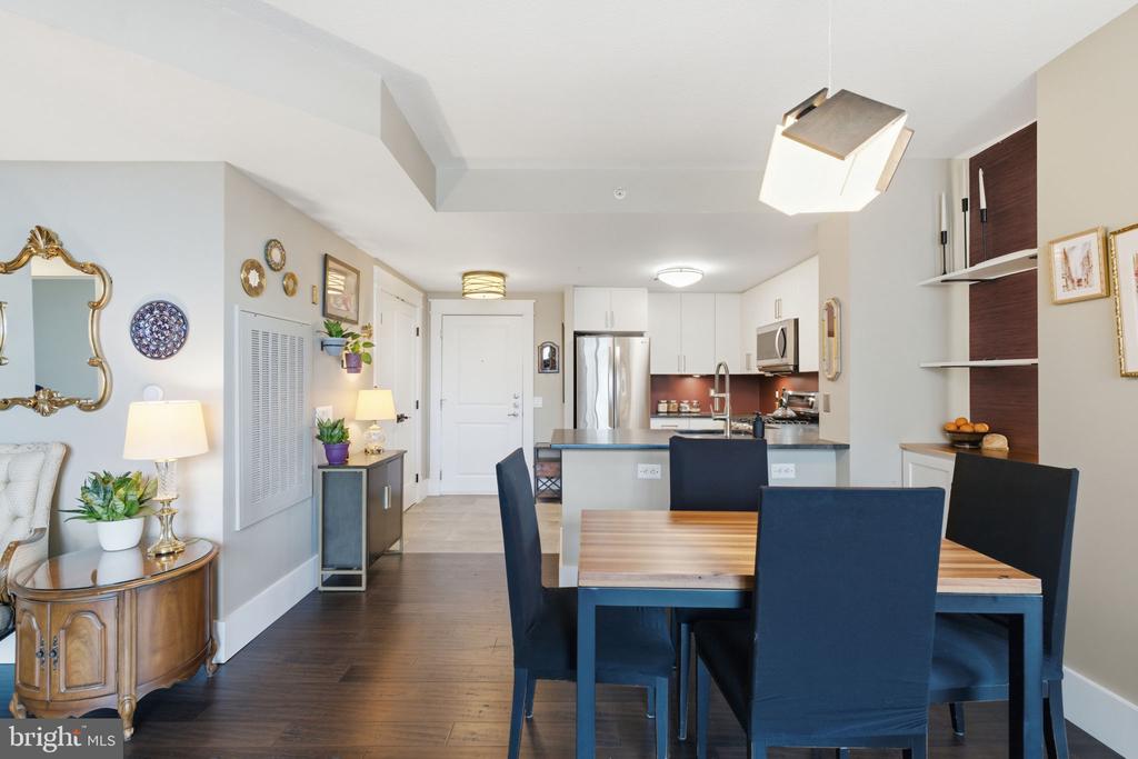 1021 N GARFIELD STREET Unit: 929