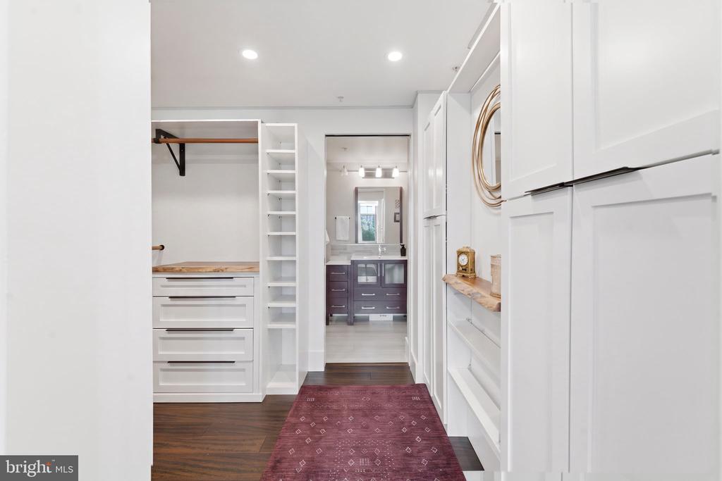 1021 N GARFIELD STREET Unit: 929