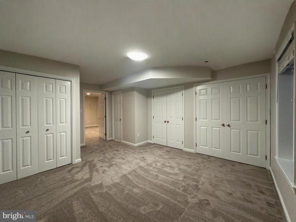 2120 TAZEWELL COURT N
