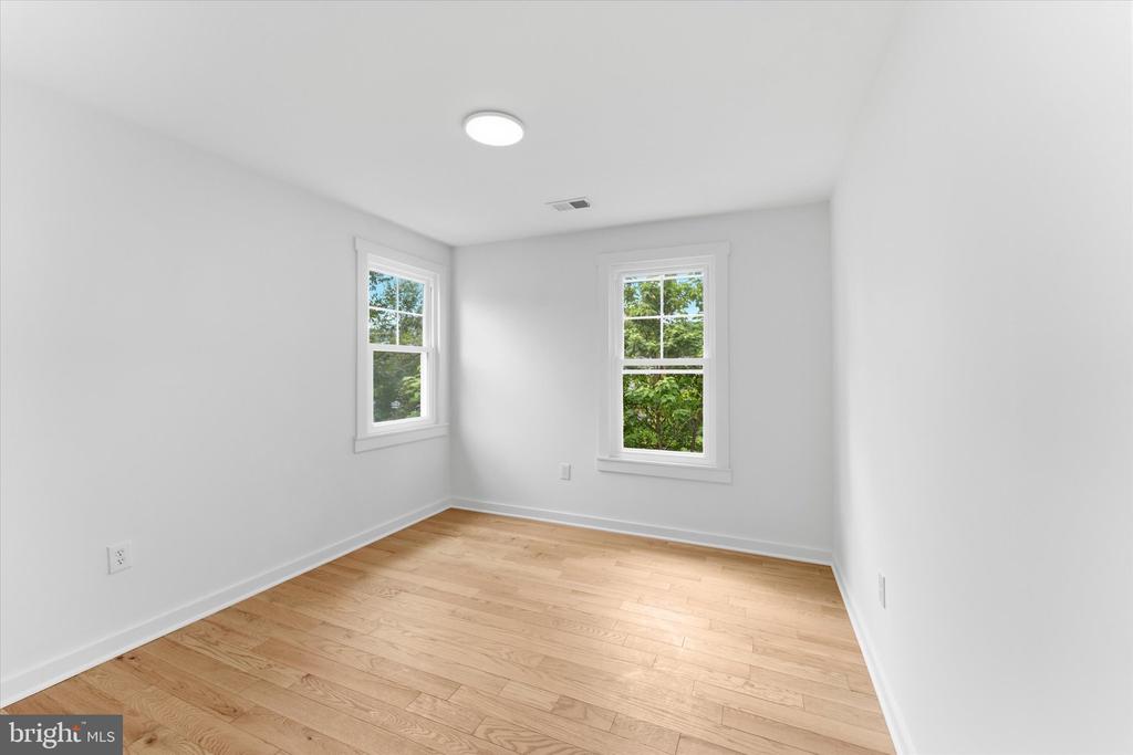 3906 14TH STREET N
