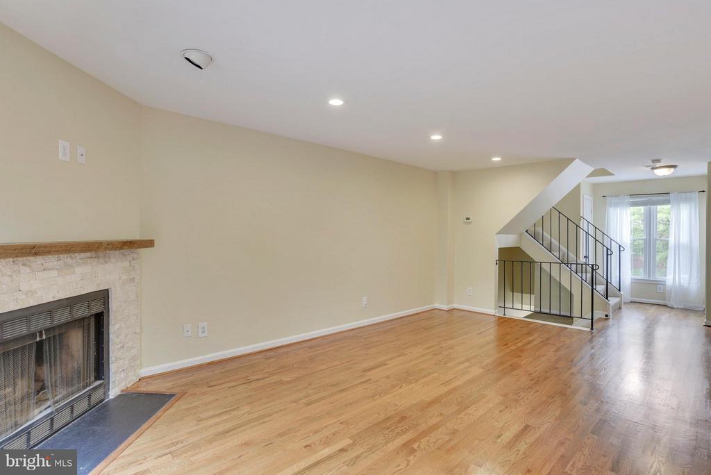 2107 N ROLFE STREET Unit: D