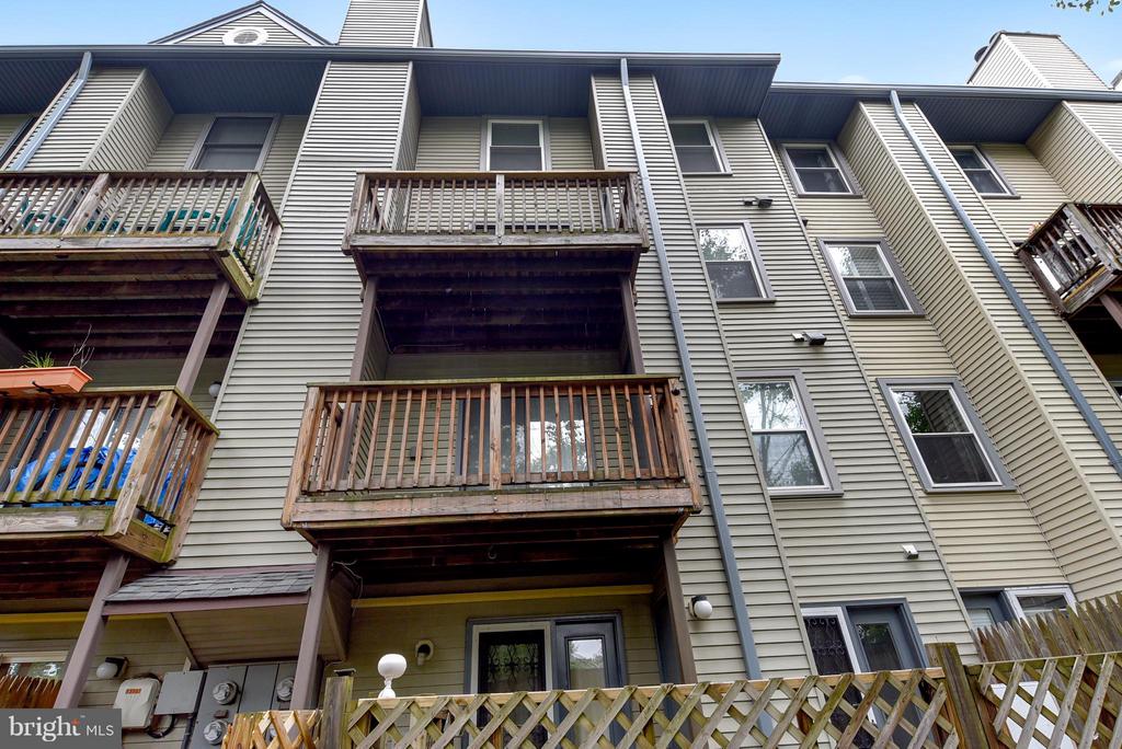 2107 N ROLFE STREET Unit: D
