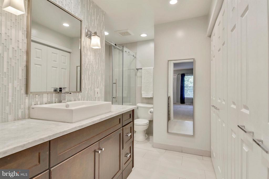 2107 N ROLFE STREET Unit: D
