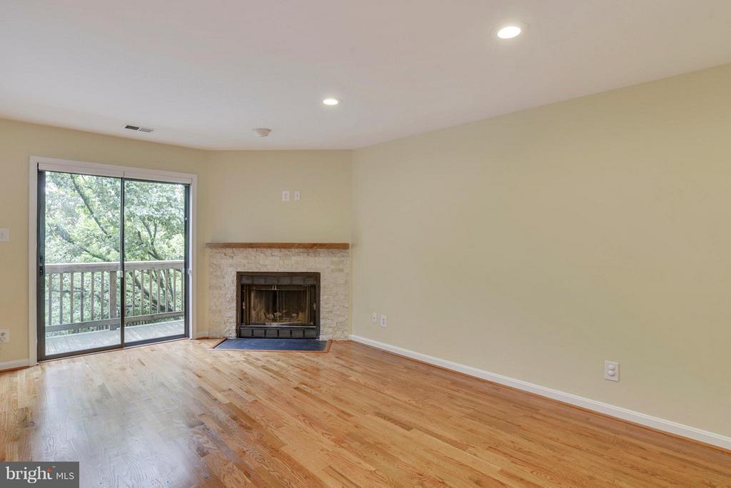 2107 N ROLFE STREET Unit: D