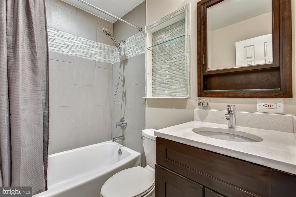 2107 N ROLFE STREET Unit: D
