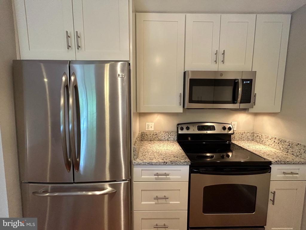 2107 N ROLFE STREET Unit: D