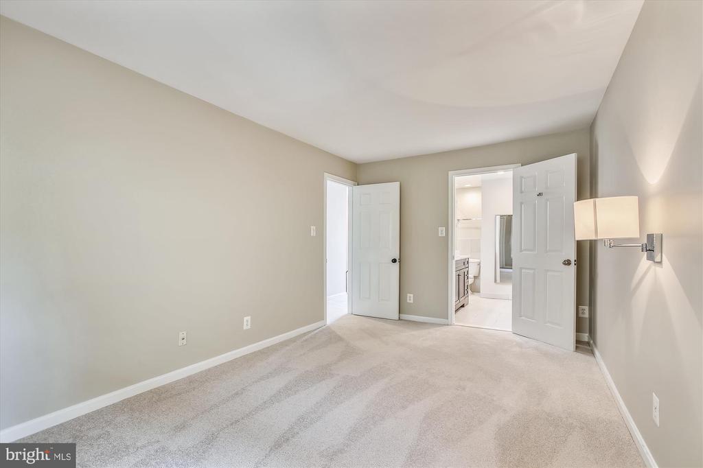2107 N ROLFE STREET Unit: D