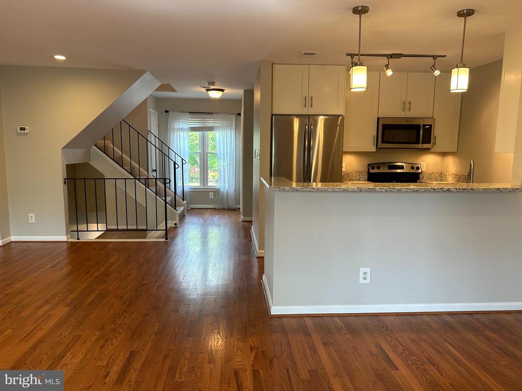 2107 N ROLFE STREET Unit: D