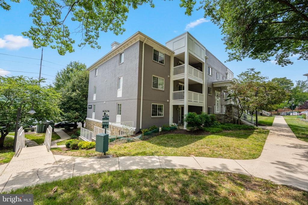 4189 S FOUR MILE RUN DRIVE S Unit: 101