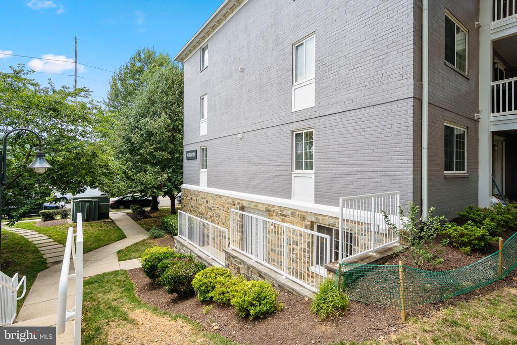 4189 S FOUR MILE RUN DRIVE S Unit: 101