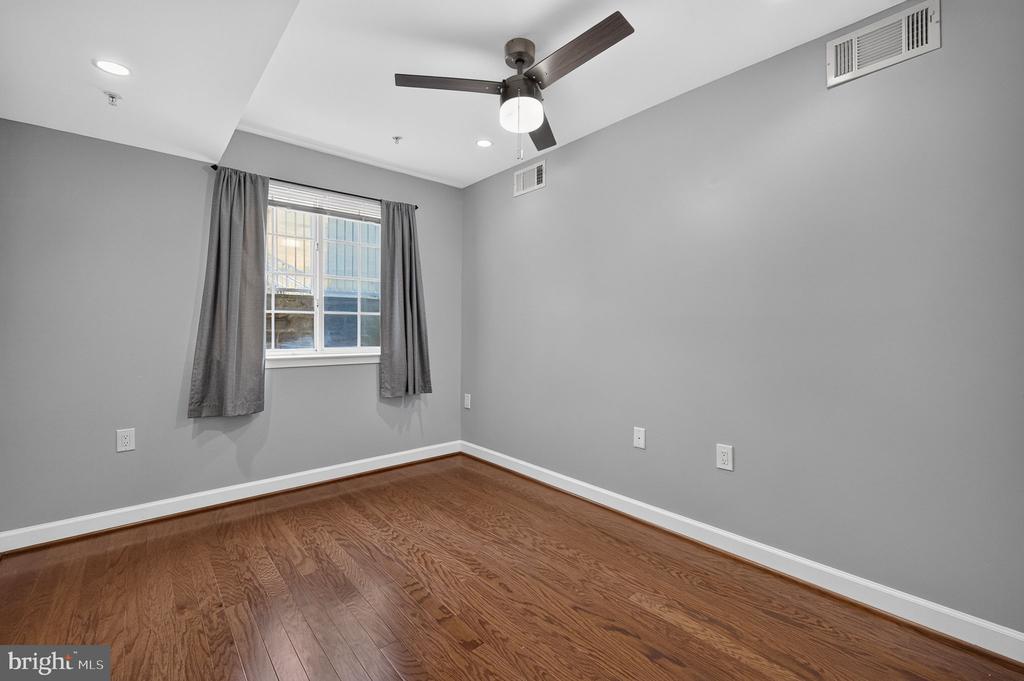 4189 S FOUR MILE RUN DRIVE S Unit: 101