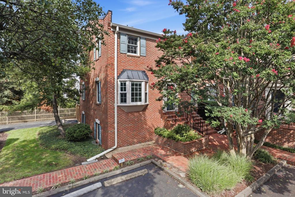 2133 N Lincoln Street Arlington VA