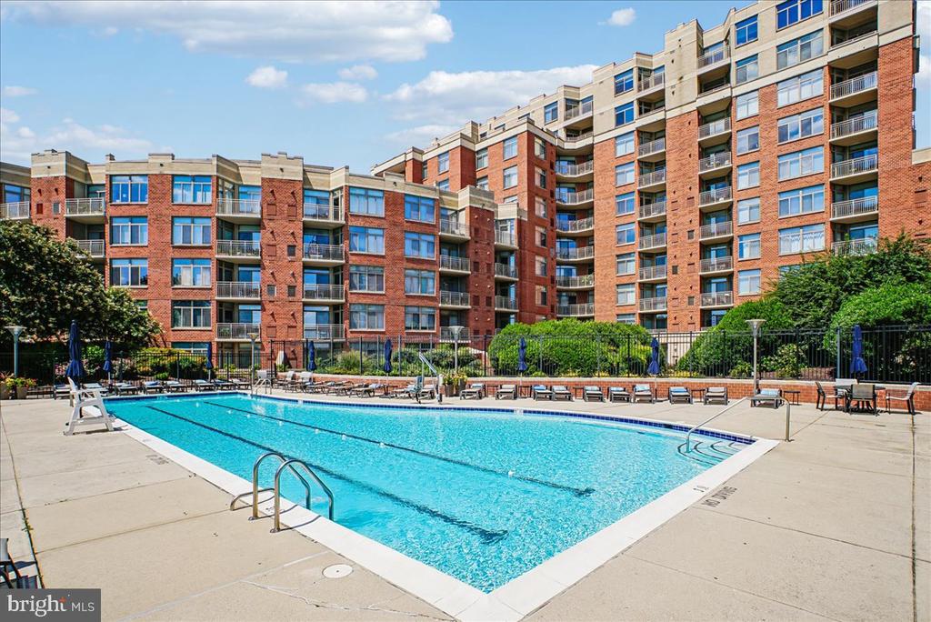 3650 S GLEBE ROAD Unit: 157