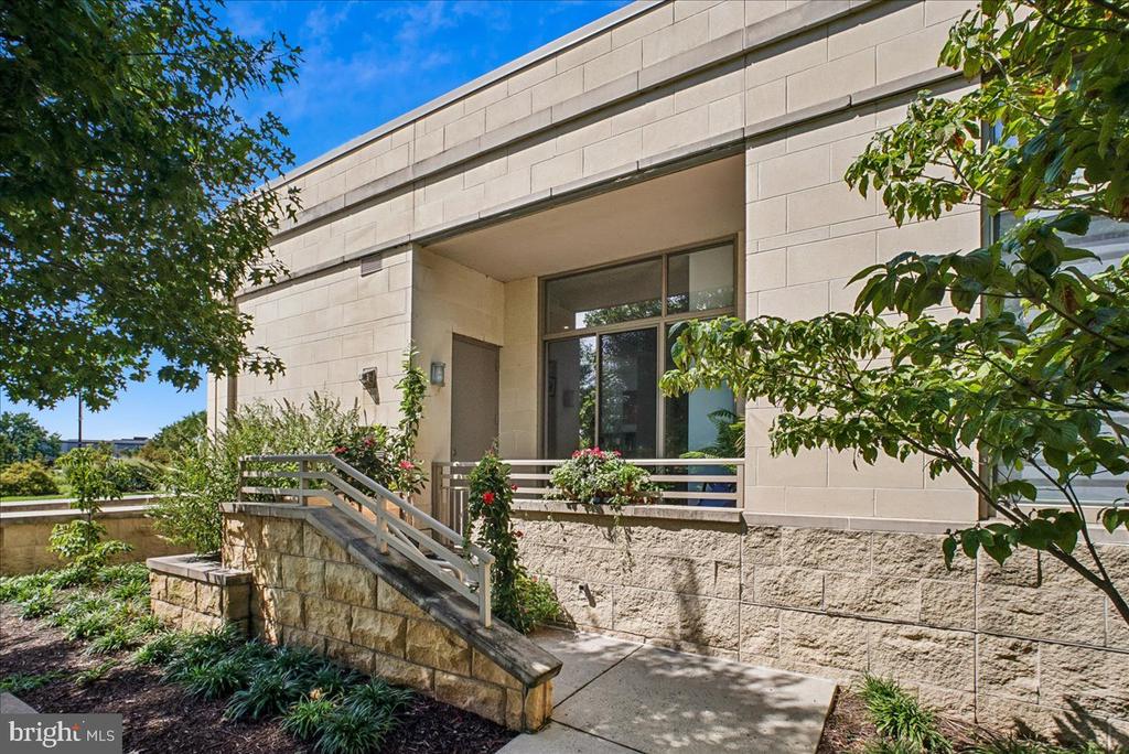 3650 S GLEBE ROAD Unit: 157