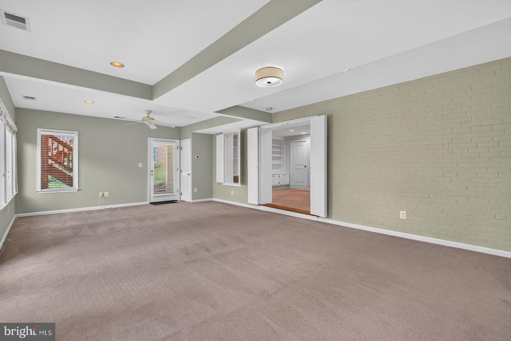 5117 WILLIAMSBURG BOULEVARD