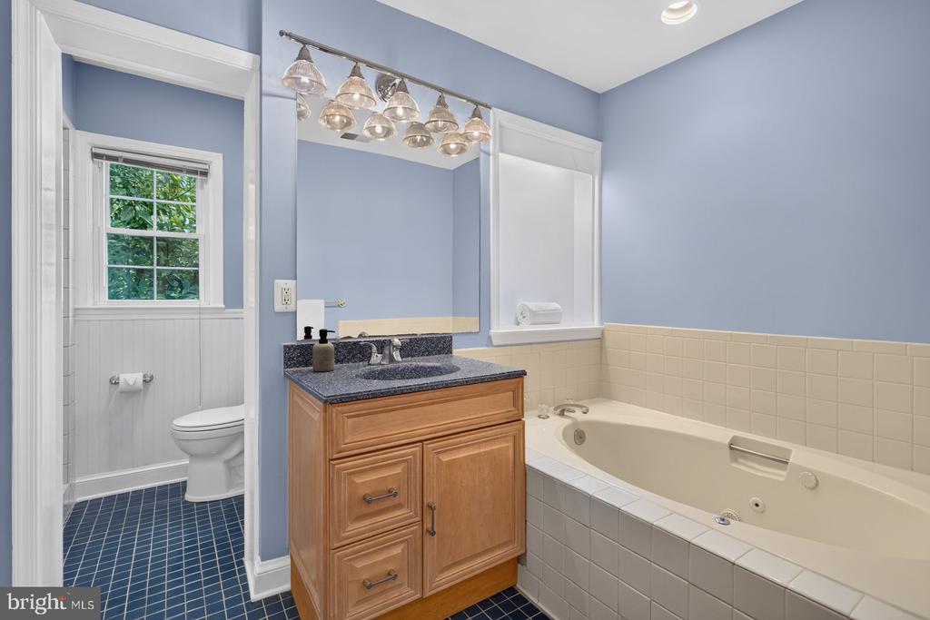5117 WILLIAMSBURG BOULEVARD