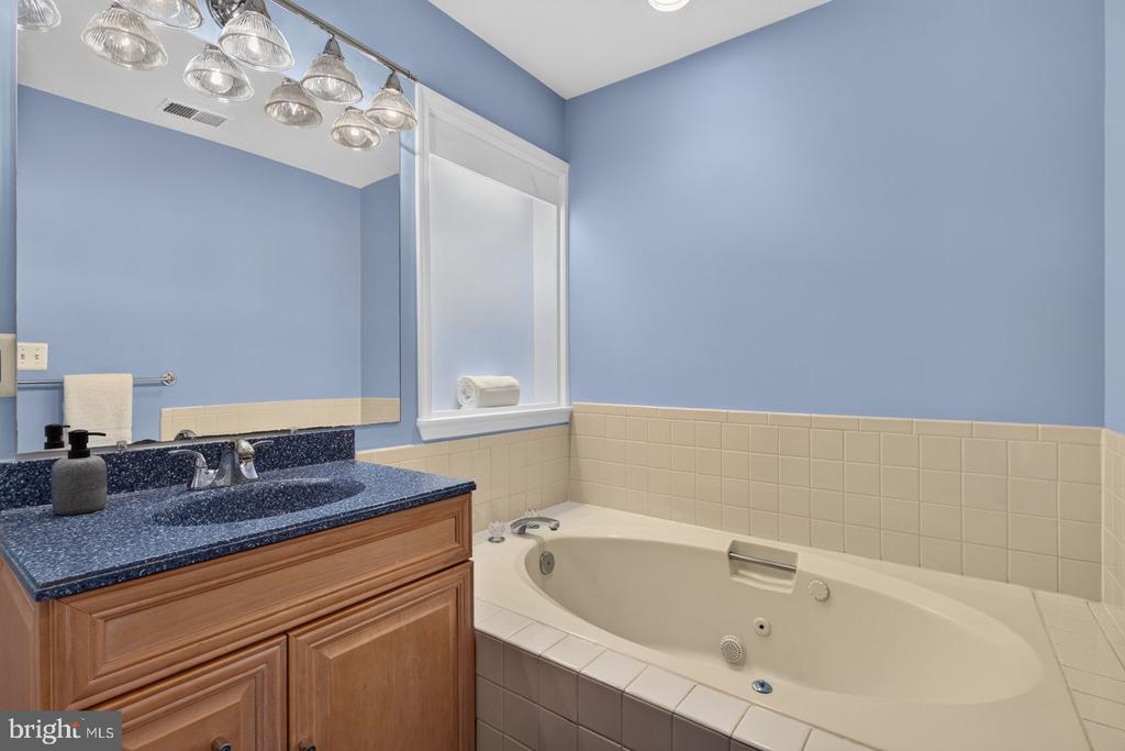 5117 WILLIAMSBURG BOULEVARD