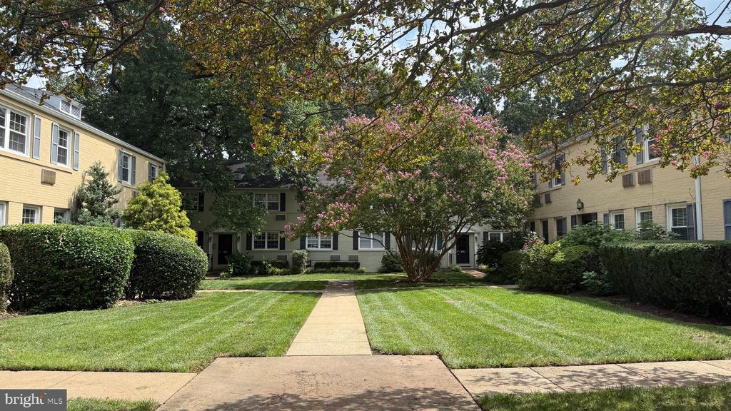 105 N GEORGE MASON DRIVE Unit: 1053