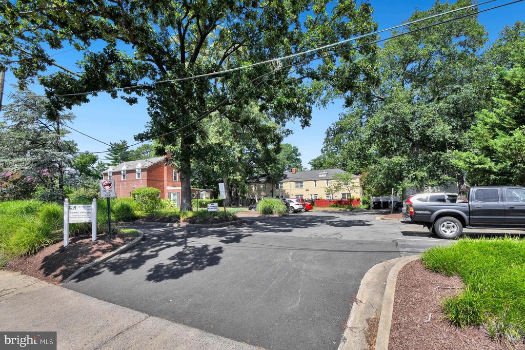 105 N GEORGE MASON DRIVE Unit: 1053