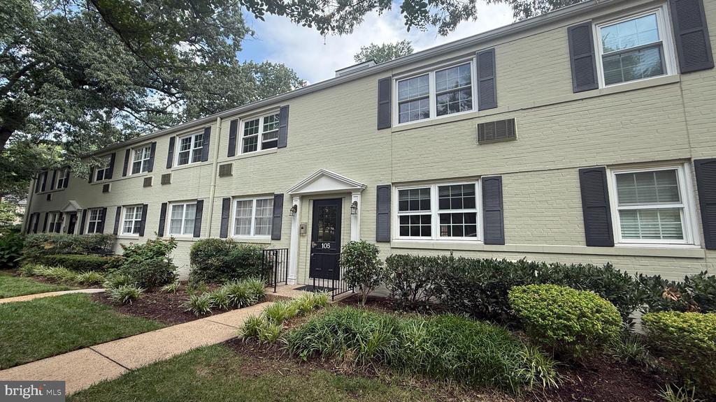 105 N GEORGE MASON DRIVE Unit: 1053