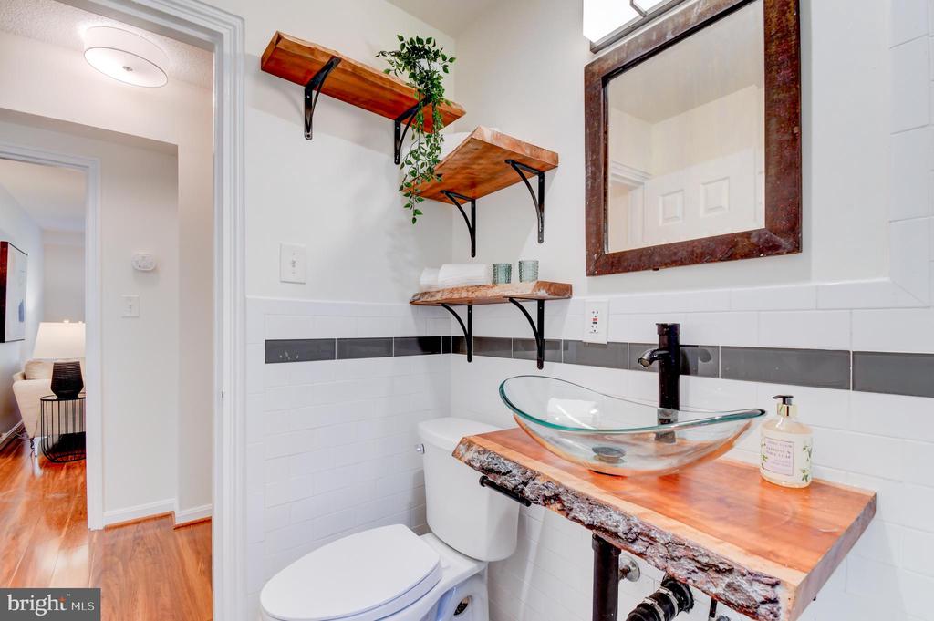 105 N GEORGE MASON DRIVE Unit: 1053