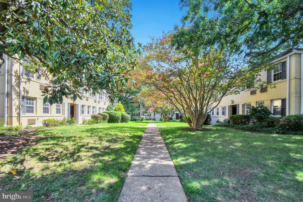 105 N GEORGE MASON DRIVE Unit: 1053