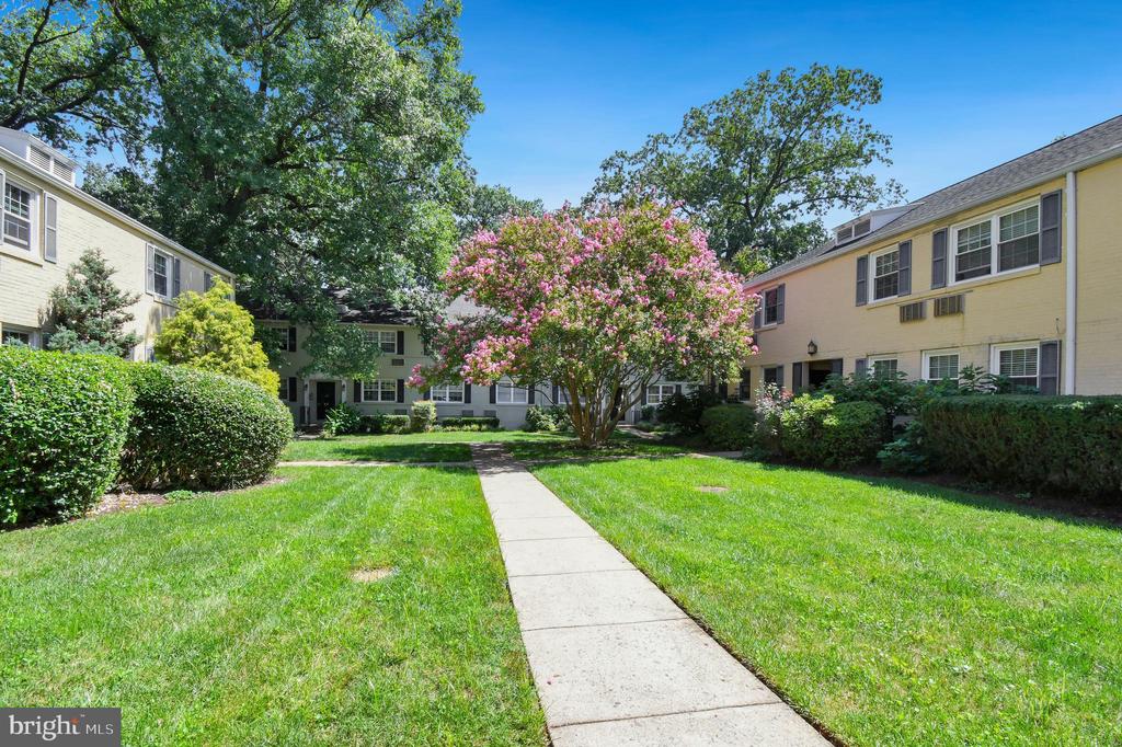 105 N GEORGE MASON DRIVE Unit: 1053