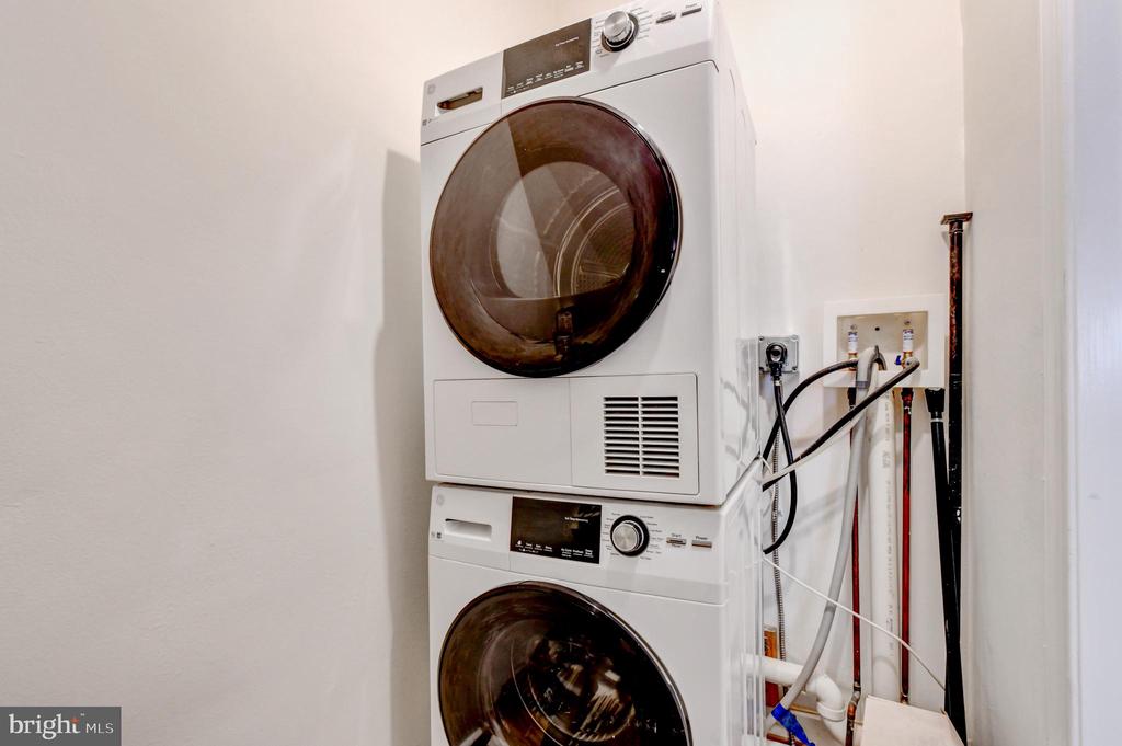 105 N GEORGE MASON DRIVE Unit: 1053