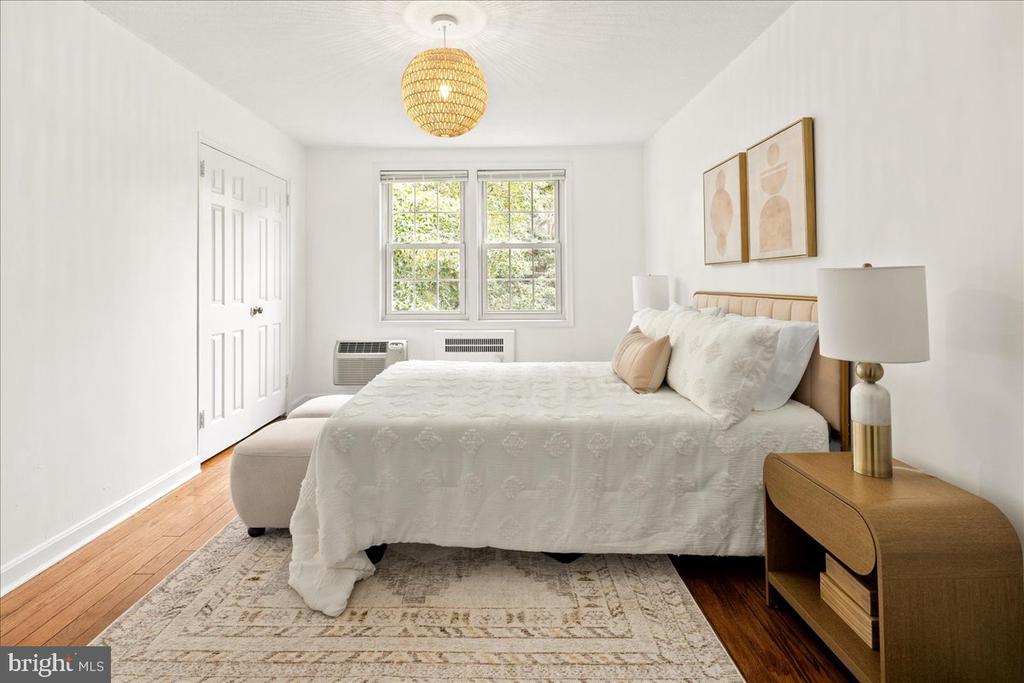 202 N GEORGE MASON DRIVE Unit: 202-2